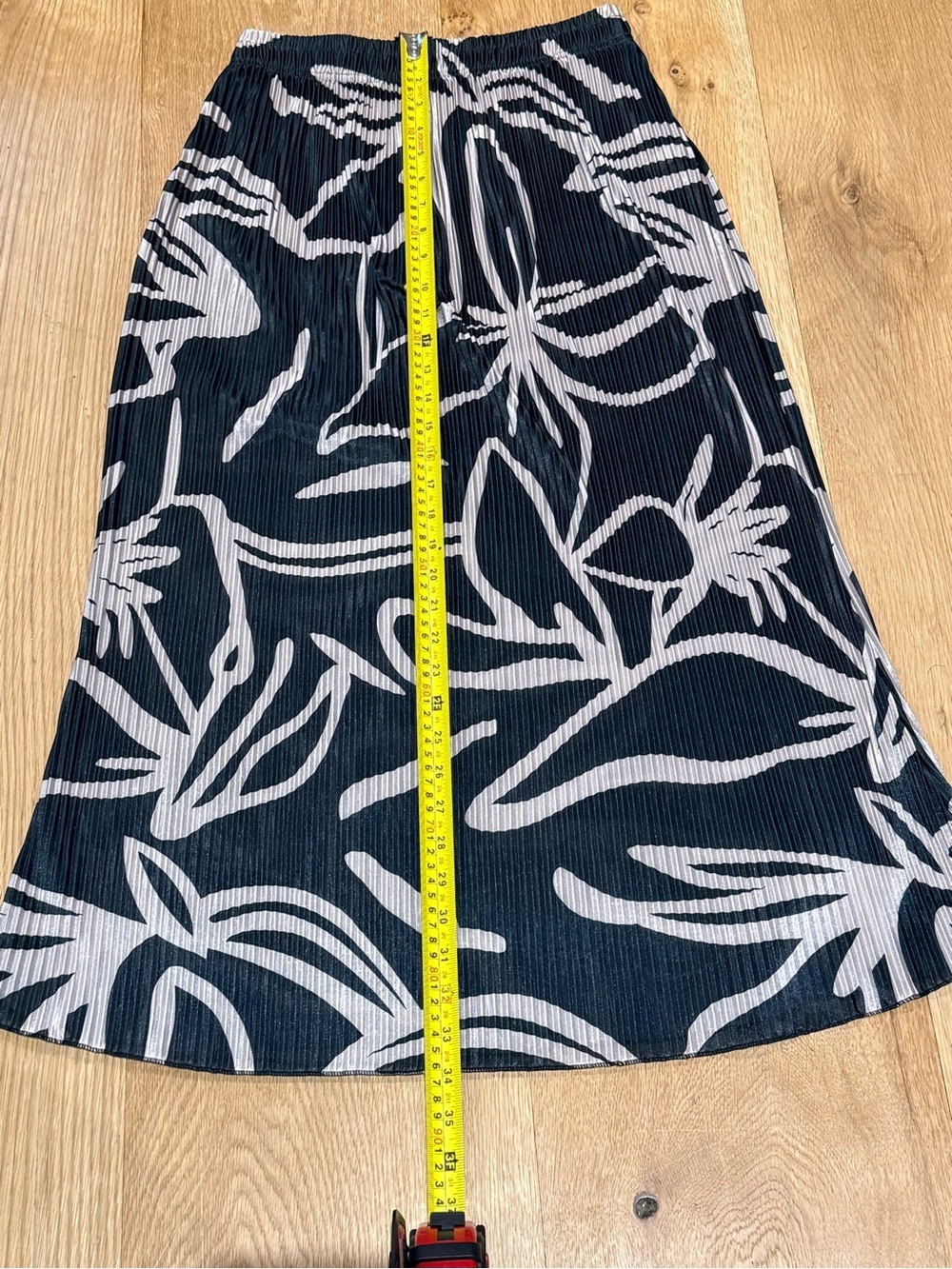 2 Pleated Abstract Print Midi Skirt Olive Green/Cream & Cream/Forest Green L/XL - Picture 12 of 15